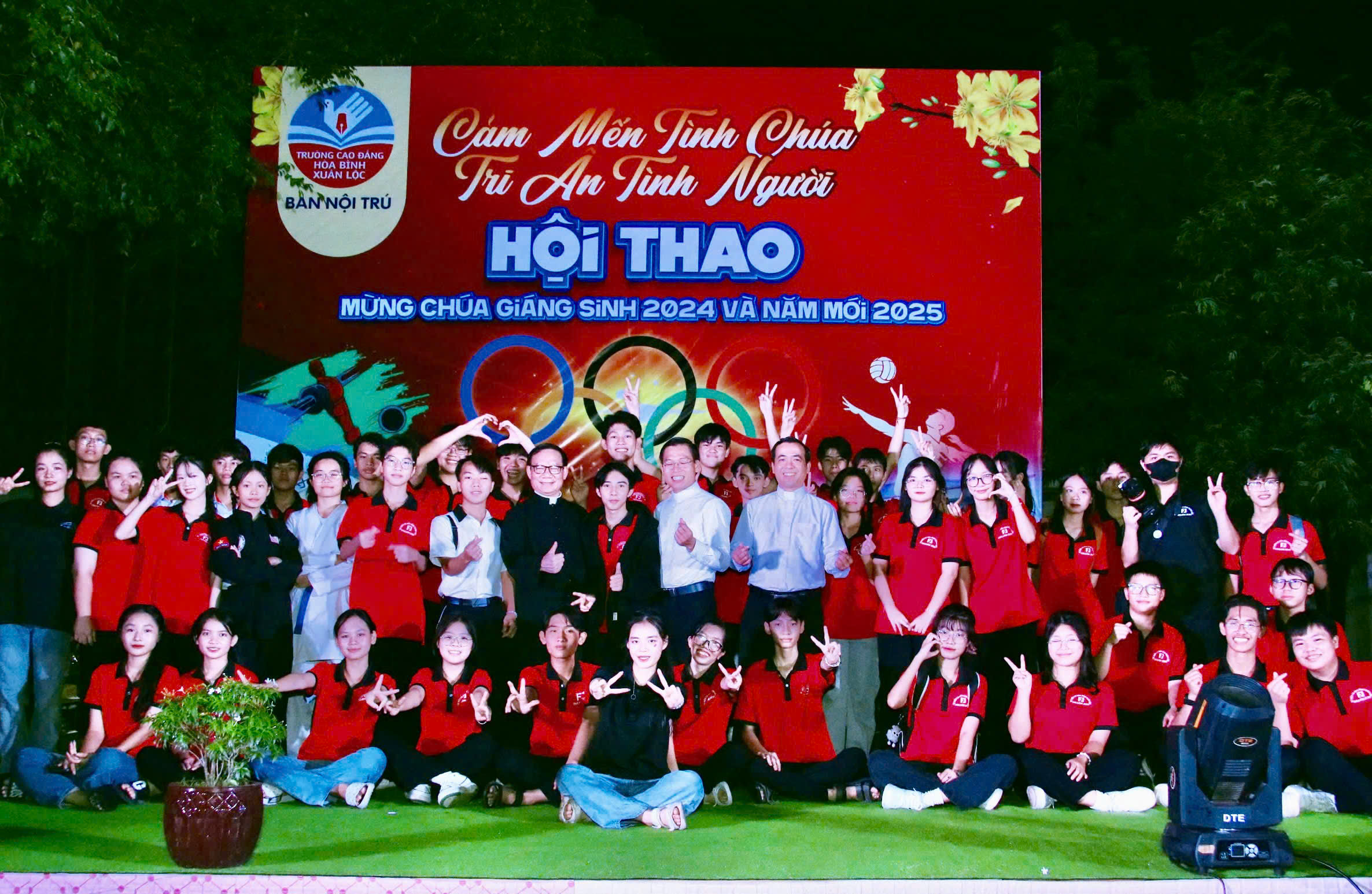 Hoa Binh Xuan Loc College Library 14 z5951816728239 19933373ba1e19ad76afac3ef5d82de9